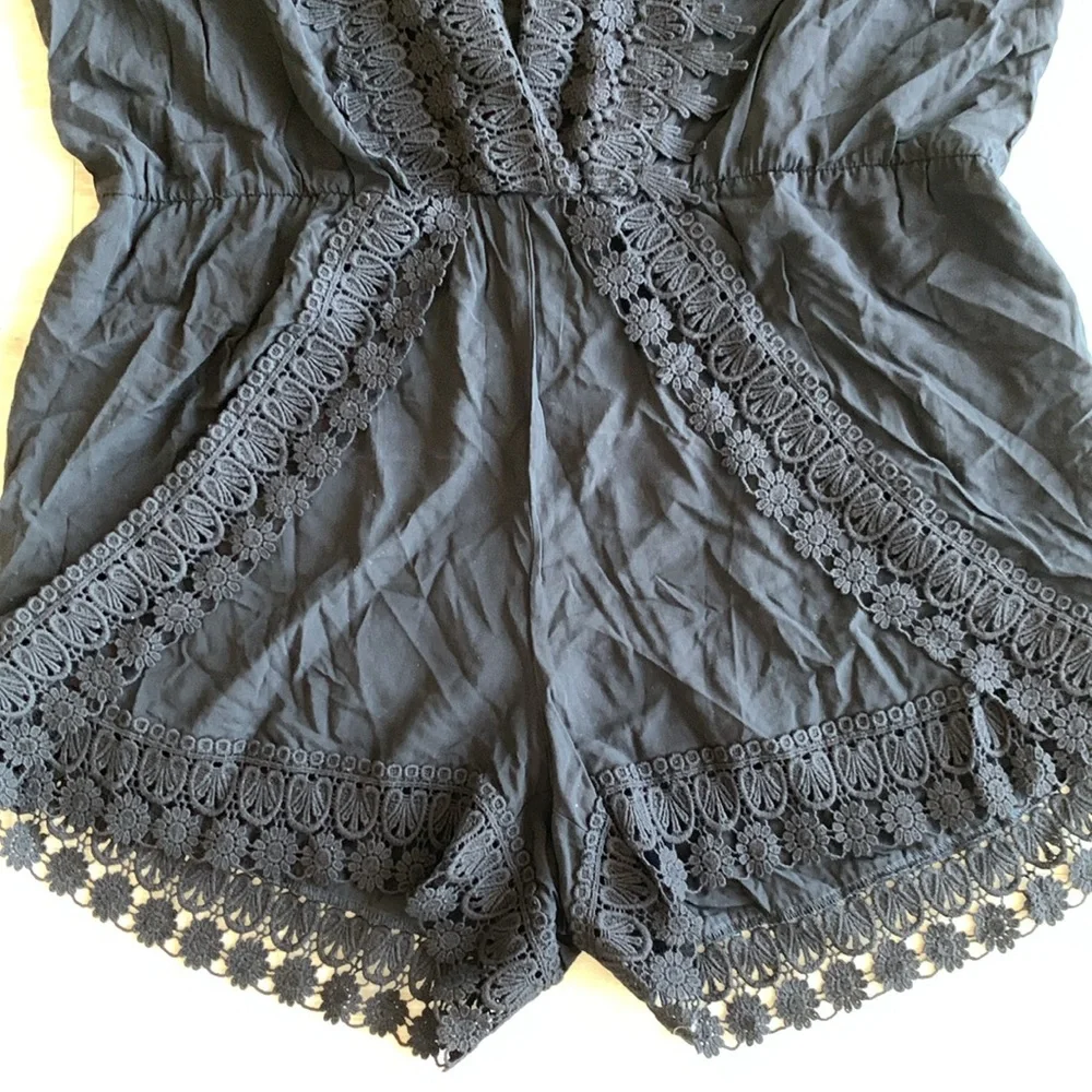 La Blanca Plunging V Cover Up Romper, XL, NWT. Black. - Picture 3 of 8